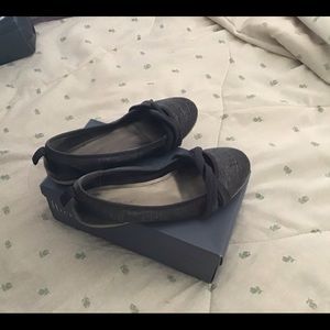 Blue denim casual flat shoes.